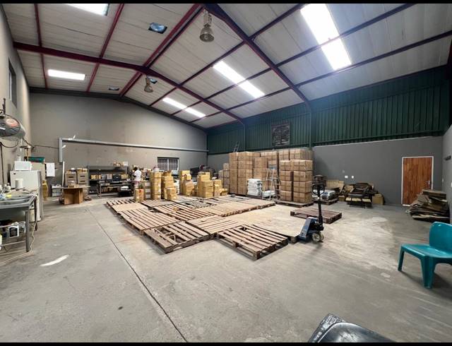 289M² WAREHOUSE TO LET IN MULDERSDRIFT